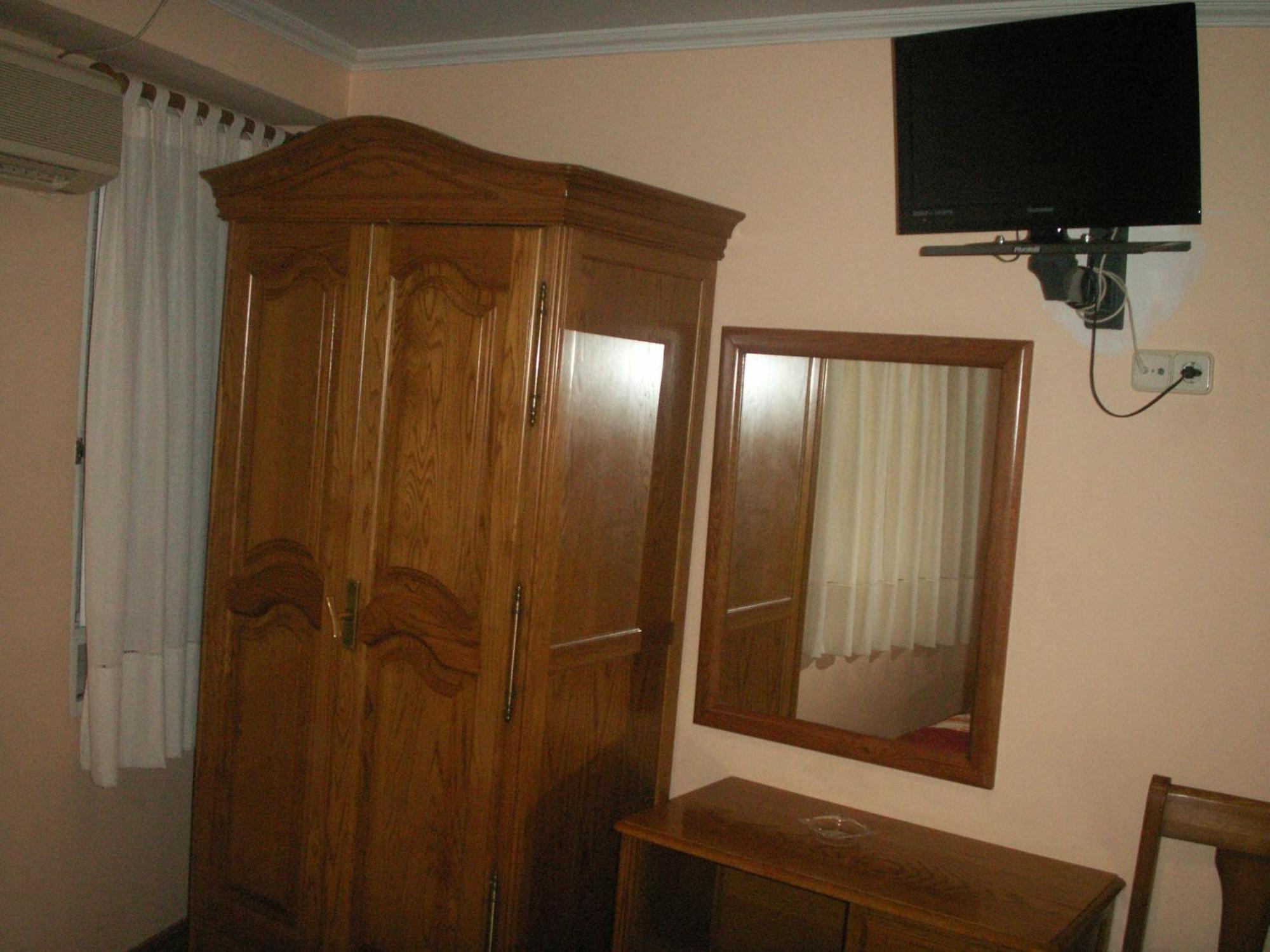 Hostal La Nava Madrid Eksteriør bilde